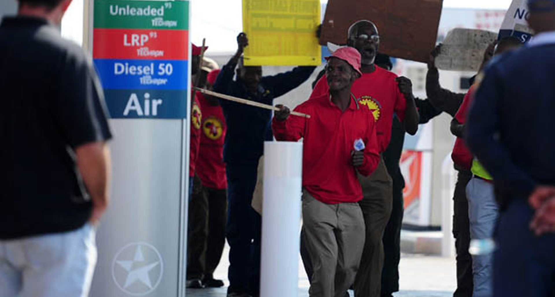 Union To Control Strikers